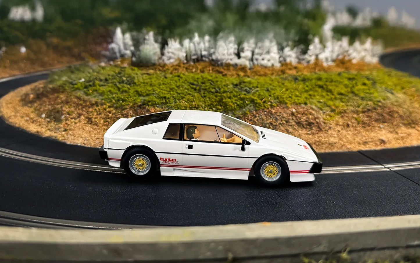 Scalextric C4631 Lotus Esprit Turbo White - James Bond 'For Your Eyes Only'