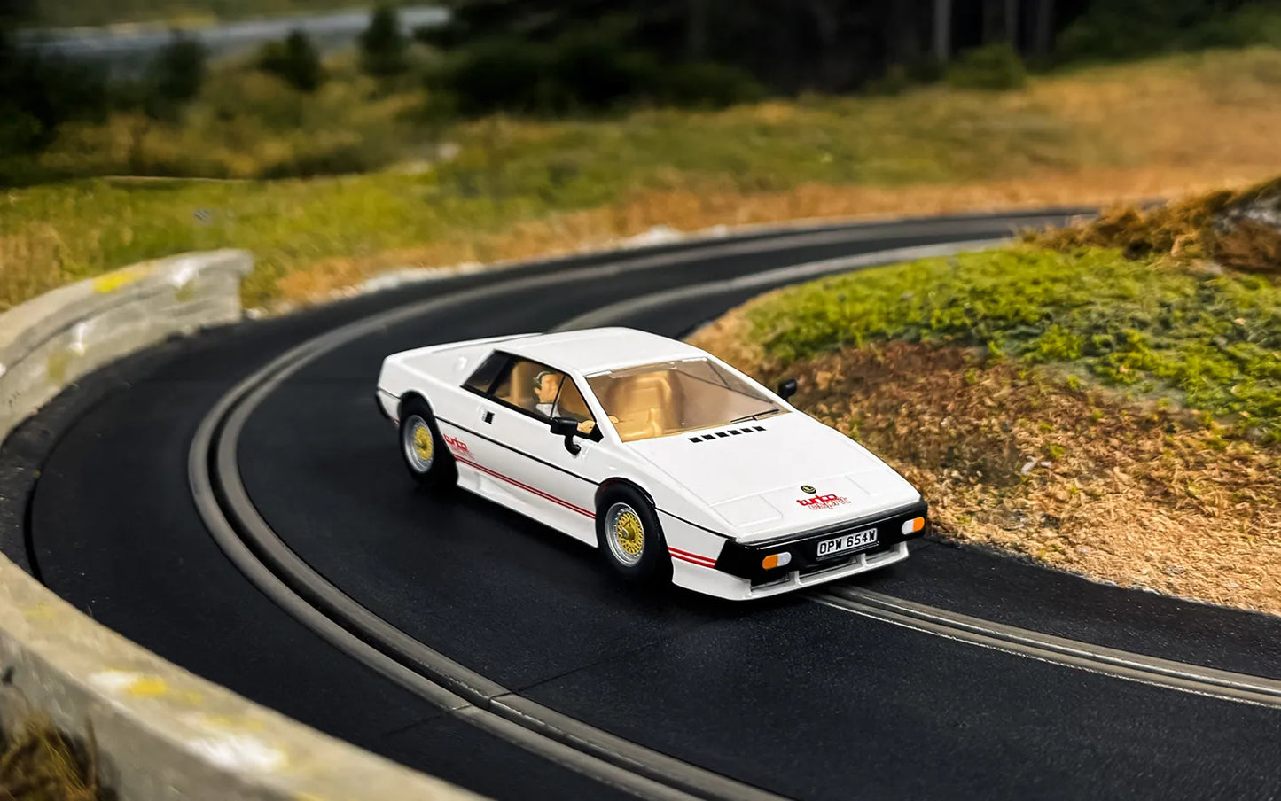 Scalextric C4631 Lotus Esprit Turbo White - James Bond 'For Your Eyes Only'