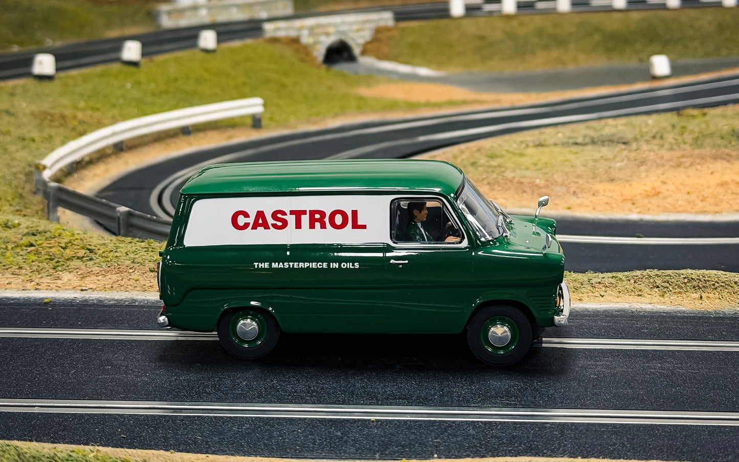 Scalextric C4648 Ford Transit MK1 Castrol