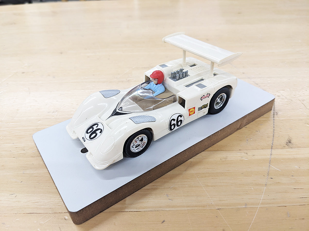 SCX(Scalextric) VINTAGE Chaparral GT  【USED】
